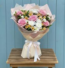 Букет цветов из:  Гвоздики, Орхидеи и Розы #REPLACE_PRED# Коноше