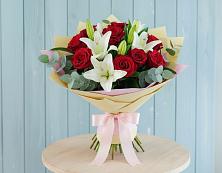 Букет цветов из:  Лилии и Розы в Коноше