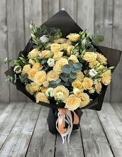 Букет цветов из:  Розы и Лизиантусы в Коноше