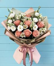 Букет цветов из:  Розы, Альстромерии и Лизиантусы в Коноше