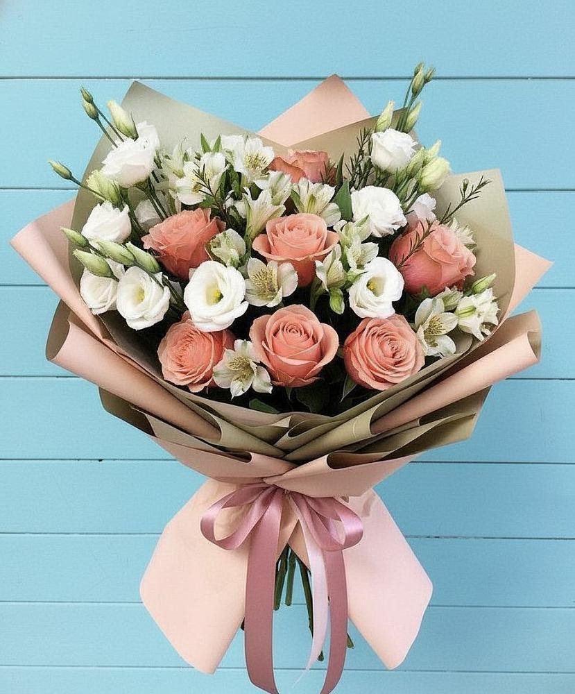 Букет цветов из: Розы, Альстромерии и Лизиантусы в Коноше