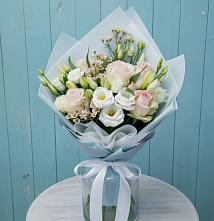 Букет цветов из:  Розы и Лизиантусы в Коноше