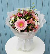 Букет цветов из:  Герберы, Альстромерии и Лизиантусы в Коноше