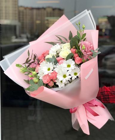 Букет цветов из: Розы, Лизиантусы и Хризантемы в Коноше